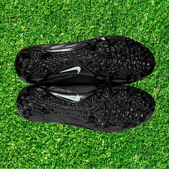 Nike Men’s Alpha Menace Pro 2 Mid Black/White Football Cleats - Picture 5 of 5